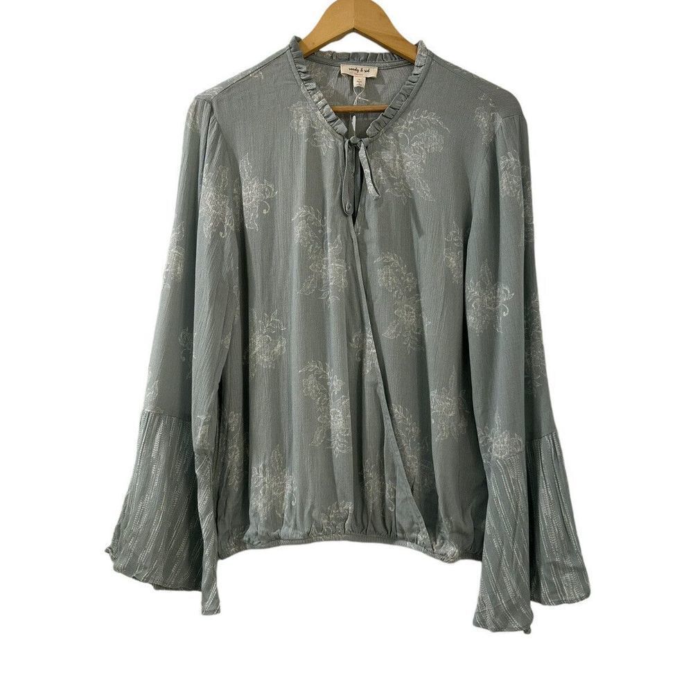Sandy and Sid Floral Bell Sleeve Top Large